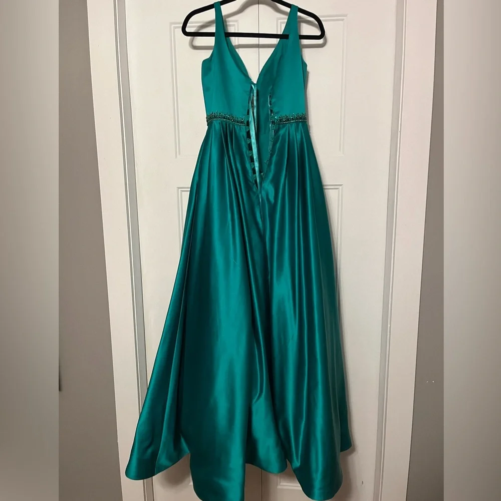Green Pageant/Prom Dress - Picture 6 of 6